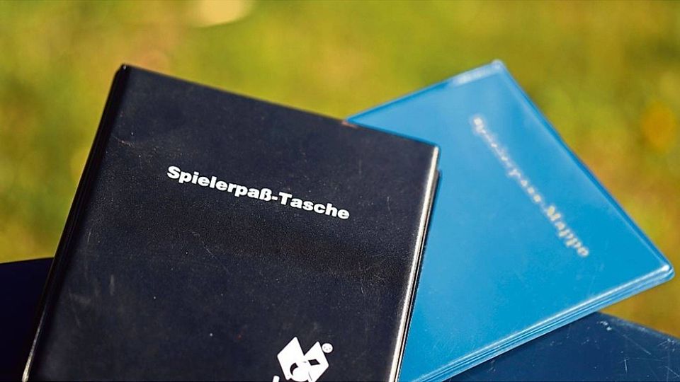Überflüssig werden Passmappen durch die Einführung von digitalen Spielerpässen für Niedersachsens Fußballer.