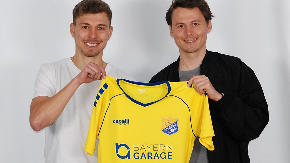 Pipinsrieds Sportlicher Leiter Johannes Müller (re.) freut sich über die Zusage von Daniel Zanker