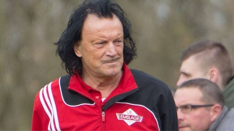 Bernhold Nünning bleibt auch in der nächsten Saison Trainer beim VfL Emslage. Foto: Doris Leißing