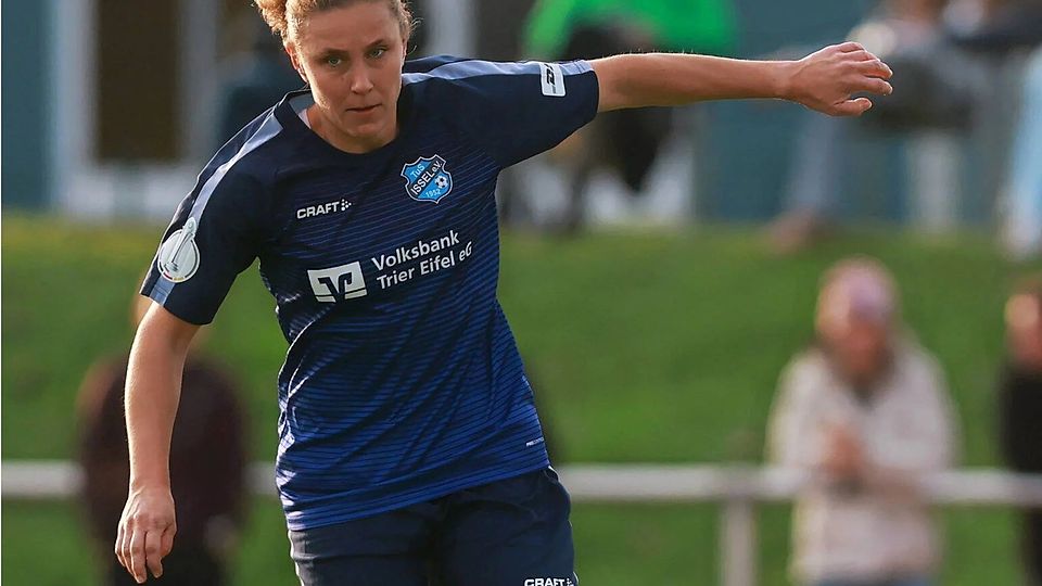 Anne Blesius schoss Issel zum Sieg gegen Urbar.