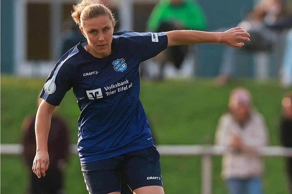 Anne Blesius schoss Issel zum Sieg gegen Urbar.