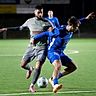 Im Spiel gegen den SV Gonsenheim setzt Gau-Odernheims Belel Meslem (links) Noah Dietze unter Druck.	Foto: Kristina Schäfer