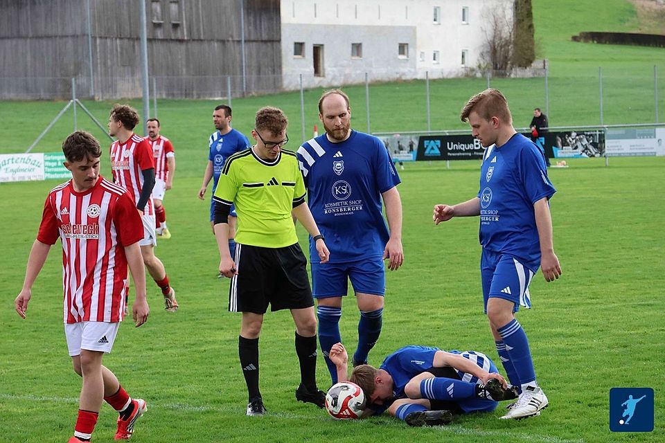 Der TSV Bodenmais (in blau) erwartet am Sonntag die DJK Rattenberg zum Topspiel. Kommt wie in den vergangenen Duellen wieder zu einem Remis?