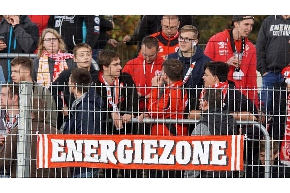 Die Fans und Spieler des FC Energie Cottbus machten die Fürstenwalder BONAVA-Arena zu ihrem Terrain Foto: Kenny Fuhrmann