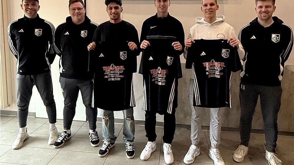 Zuwachs für die kommende Saison: Berkant Samanci (3.v.l.), Levin Schüler (3.v.r.) und Maximilian Warkentin (2.v.r.) passen zur Philosophie der ISV