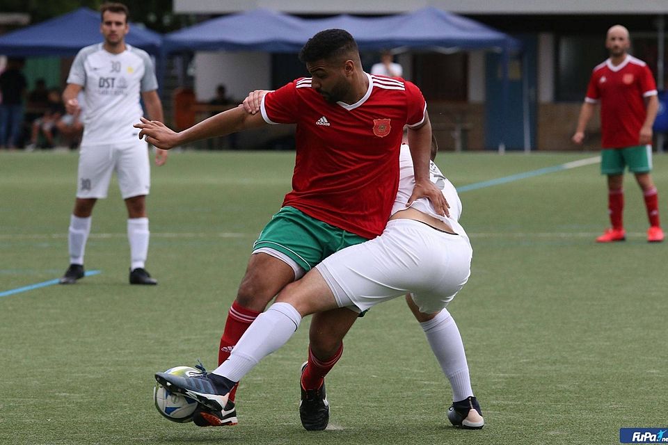 In einem hitzigen Pokalfight behielt der FC Maroc die Oberhand und zieht ins Pokalachtelfinale ein. 