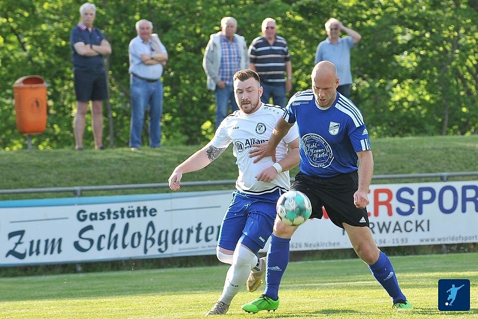 Sowohl die SG Dillich (blaues Trikot) als auch der VfB Schrecksbach (weißes Trikot) haben in der heutigen Auslosung des Kreispokals anspruchsvolle Gegner zugelost bekommen