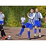 Mischt mit seinem SSV Donsbach in der Tabelle der B-Liga oben mit: Spielertrainer Jan Kneifel (M.). © Henrik Schneider