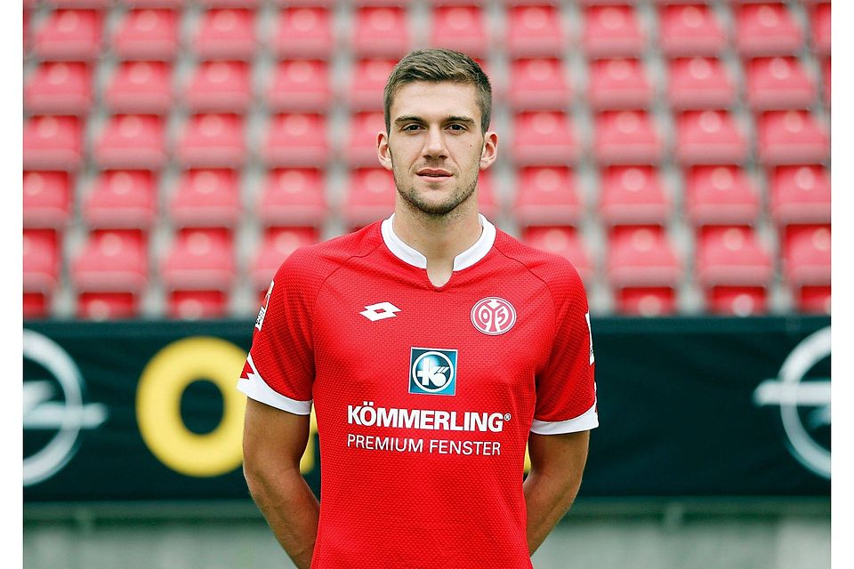Feste Größe: Stefan Bell ist Stammspieler bei Mainz 05 und Vorsitzender bei seinem Heimatverein FV Vilja Wehr.	Foto: Kaster