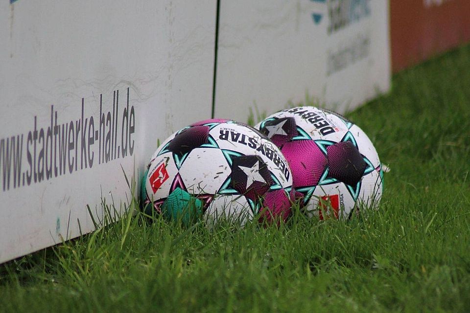 Bis mindestens 2026 kommt der Bundesliga-Ball von Derbystar.