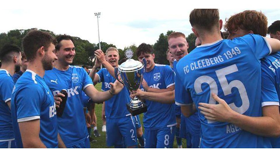  Belohnung für den Sieg im Kreispokal-Endspiel. Der FC Cleeberg trifft in der ersten Runde des Hessenpokals auf den Hessenligist FC Gießen. (© Steffen Bär) 