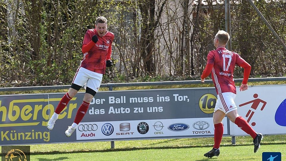 Große Freude herrschte nach Abpfiff beim FC Künzing, der mit dem 2:0-Sieg gegen Salzweg die Möglichkeit zum Aufstieg in die nächst höhere Klasse wahren konnte.
