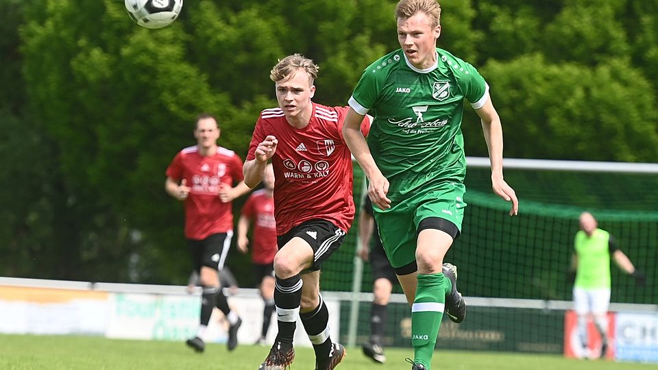 Der TSV Zusmarshausen (rechts Jonas Watzal) trifft in der Bezirksliga-Relegation auf den TSV Ottobeuren. Es ist eine von vier Partien in der ersten Runde.