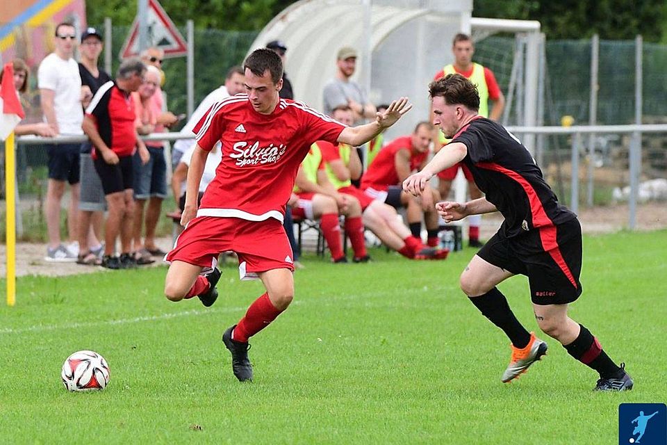 Der FC Weiler (rot) trifft auf den FC Rohrbach a.G. in der zweiten Pokalrunde.