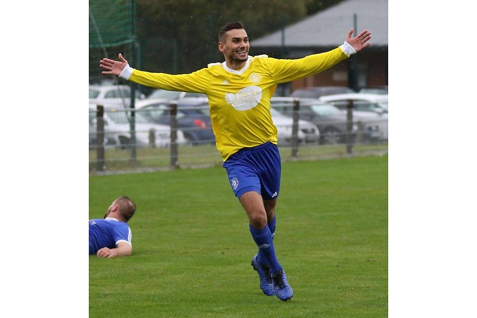 Torjäger Yanik Berberich und die SG Dernbach/Wommelshausen sind Meister der A-Liga. 	Foto: Jens Schmidt