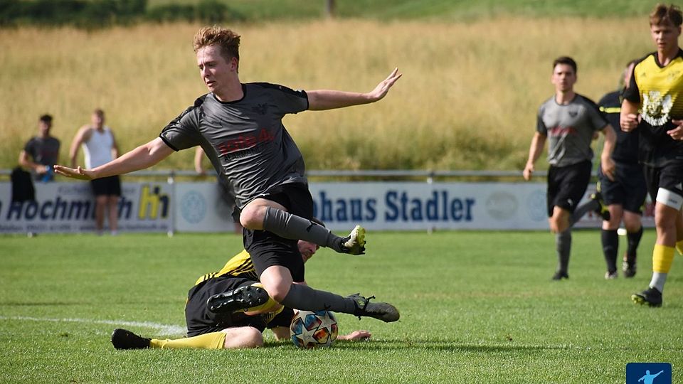 Nach einem 9:1-Kantersieg gegen den SV Inter Bergsteig II grüßt die DJK Ensdorf (in Grau-Schwarz) als neuer und alleiniger Spitzenreiter der Kreisklasse Süd.