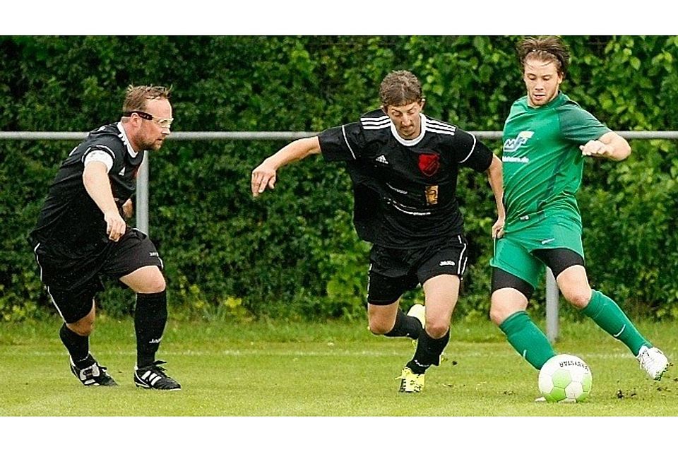 Sieger tragen Grün: In der B-Klasse Ost gewann der TuS Roxheim knapp mit 1:0 gegen den TuS Winzenheim. Sieger tragen Grün: In der B-Klasse Ost gewann der TuS Roxheim knapp mit 1:0 gegen den TuS Winzenheim.