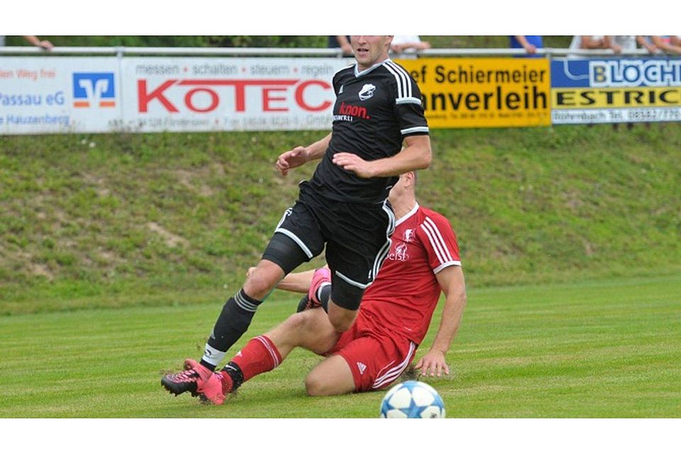 Auch gegen den FC Dreisessel will "Pfitzepfeil" Johannes Knon dem Gegner das Nachsehen geben F: Geisler