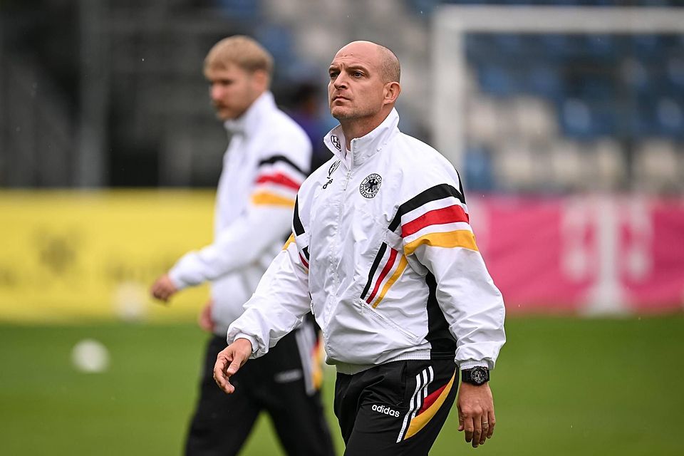 Marc Meister ist Trainer der deutschen U17-Nationalmannschaft. Marc Meister ist Trainer der deutschen U17-Nationalmannschaft.
