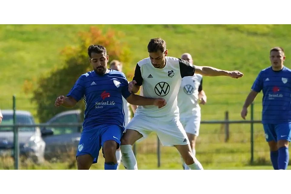 Torschütze beim Sieg der TSG Dorlar in der Fußball-A-Liga Wetzlar gegen den TSV Blasbach: Patrick Reiners (r.) in Aktion. (Archivfoto) © Isabel Althof Torschütze beim Sieg der TSG Dorlar in der Fußball-A-Liga Wetzlar gegen den TSV Blasbach: Patrick Reiners (r.) in Aktion. (Archivfoto) © Isabel Althof