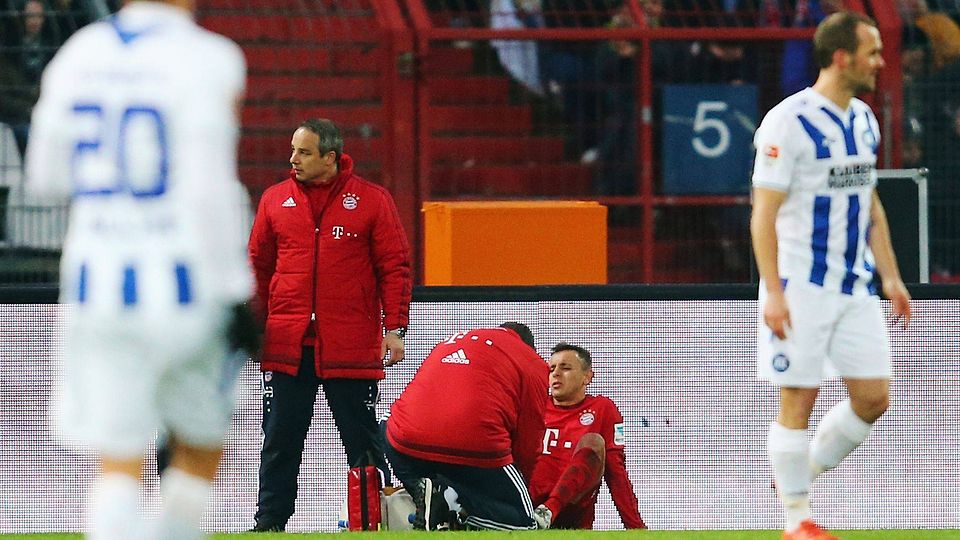 Rafinha erlitt beim Spiel in Karlsruhe eine schwere Knieprellung. Foto: Getty Images