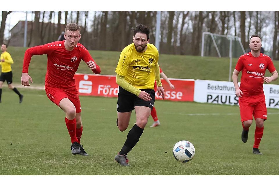 Stürmer Nico Otto (Wiker) ist früh in der Saison torhungrig und in Topform. Stürmer Nico Otto (Wiker) ist früh in der Saison torhungrig und in Topform.