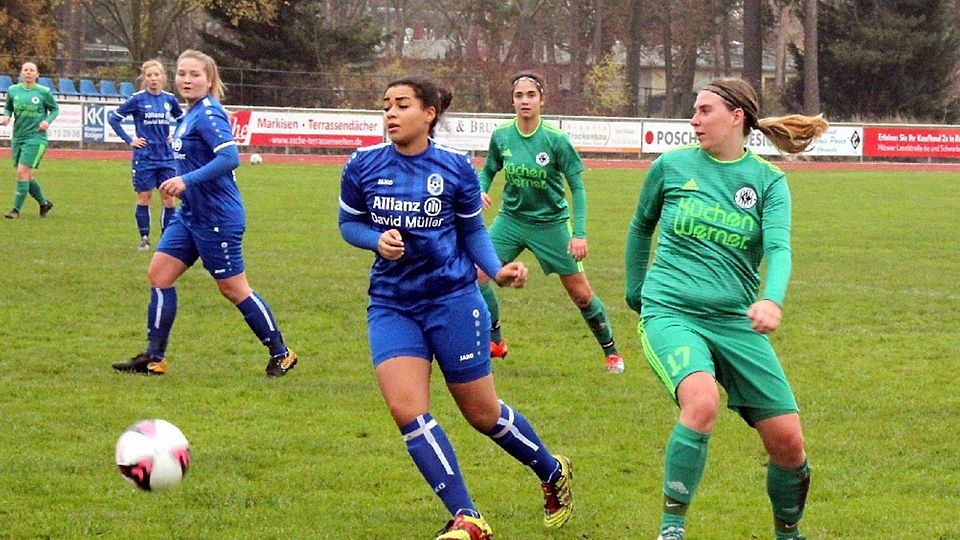 Fatima Bahrs (m.) steigerte sich im Verlauf des Spiels und konnte an ihre gute Leistung aus dem Miersdorf-Spiel anknüpfen.  ©kri