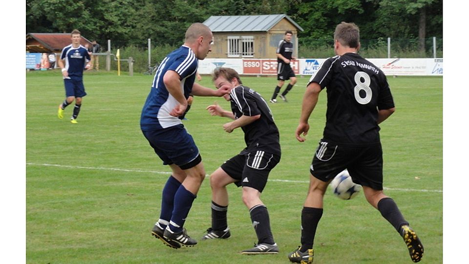 Der SVSW Kemnath II holte sich gegen die SG Brand/Ebnath den ersten Sieg. Überragender Akteur in diesem Spiel war Sercan Cancay mit einem Doppelpack für sein Team. F: Uwe Selch