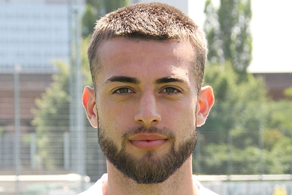 José-Enrique Rios-Alonso kommt vom VfB Stuttgart.