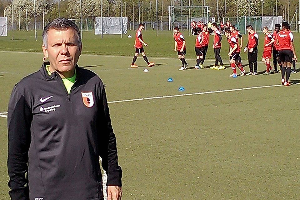 Beim FC Augsburg war Dietmar Schmitt jahrelang Nachwuchstrainer. Jetzt freut er sich auf neue Aufgaben beim VfL Kaufering.	F.: Frauke Vangierdegom