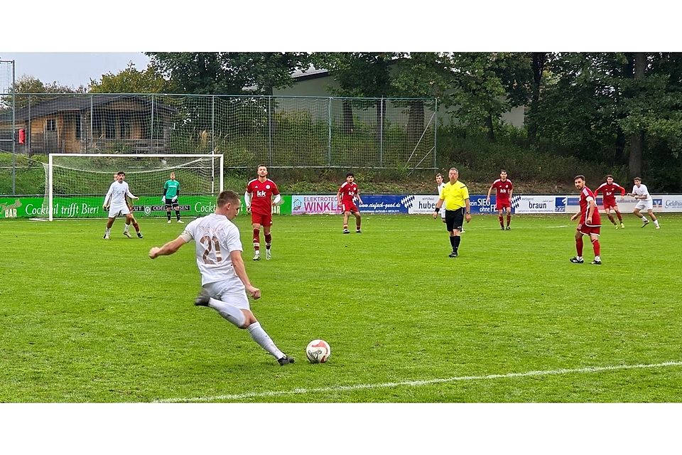 Haben sich viel vorgenommen: Kapitän Anton Burghart und sein Team fahren drei wichtige Auswärtspunkte ein
