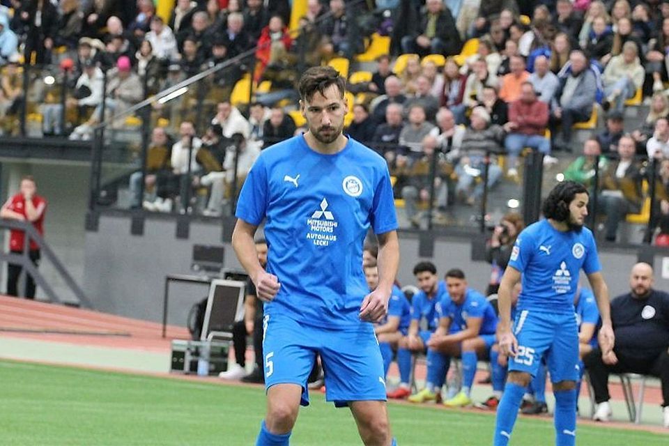 Mit dem FC Brünninghausen holte Spielertrainer Florian Gondrum Platz 3 bei den Dortmunder Hallenstadtmeisterschaften.