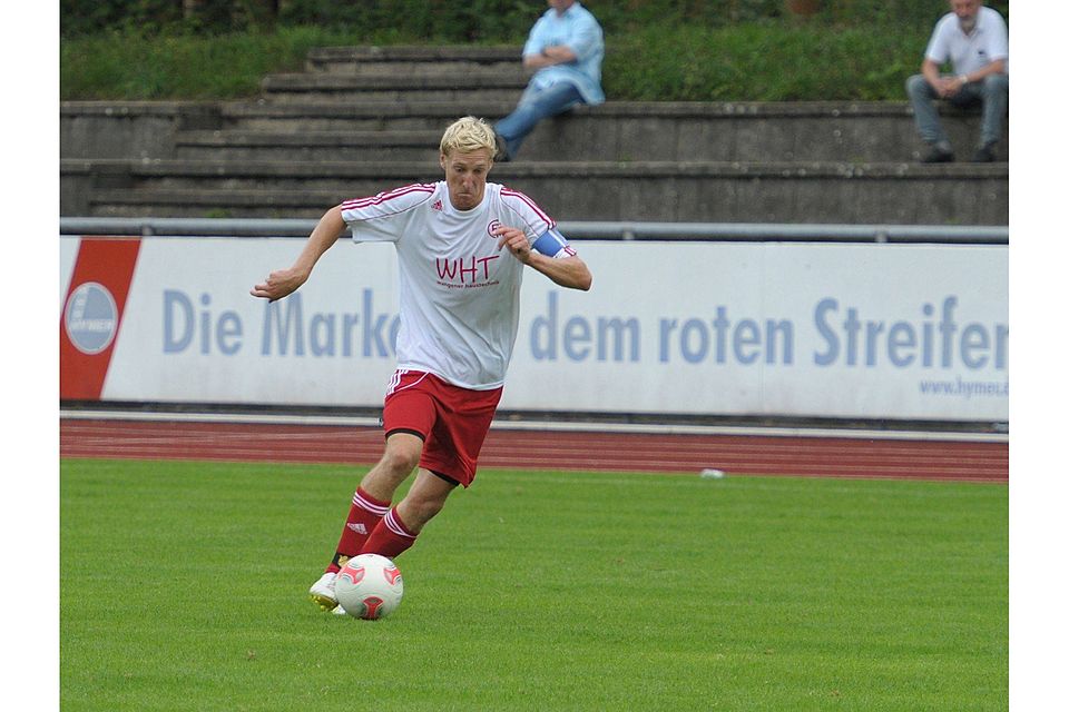 Der angeschlagene Christian Karrer war zwar in Böblingen mit dabei, der Kapitän des FC Wangen konnte die 3:6-Niederlage aber auch nicht verhindern. Derek Schuh/Archiv