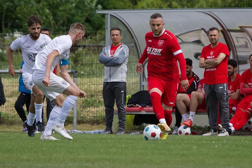 Samed Yesil (am Ball war für seine Gegenspieler oft nur schwer zu greifen.