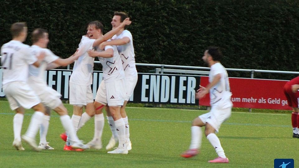 SC Melle 03 II feiert den späten Ausgleich durch Florian Placke