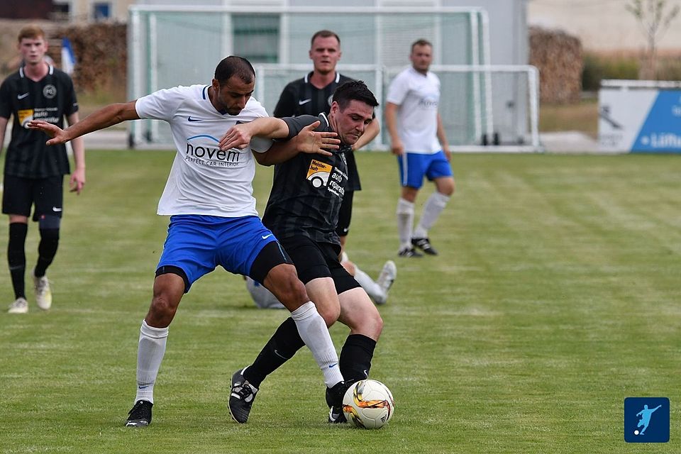 Packende Zweikämpfe, wie auf unserem Bild, wird es im Derby Vorbach (in Weiß-Blau) gegen Tremmersdorf (in Schwarz) sicherlich zuhauf geben.
