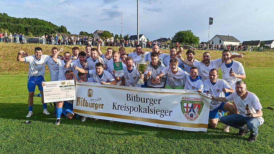 Seit Wochen waren sie schon Meister und setzten nun noch eins drauf: Die Spieler der SG Berndorf.