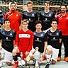 Die B-Junioren der TSG Thannhausen mit ihrer Ausbeute: Als schwäbischer Meister spielen sie um den bayerischen Futsal-Titel.	F.: BFV