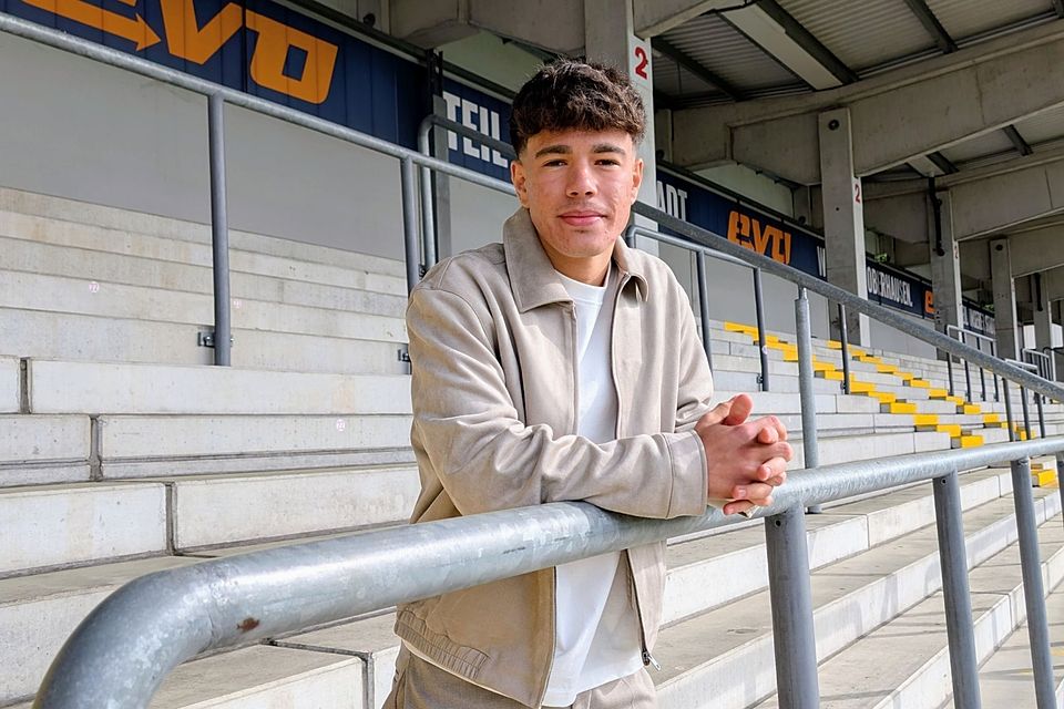 Sergio Terranova erhält einen Profivertrag. Sergio Terranova erhält einen Profivertrag.