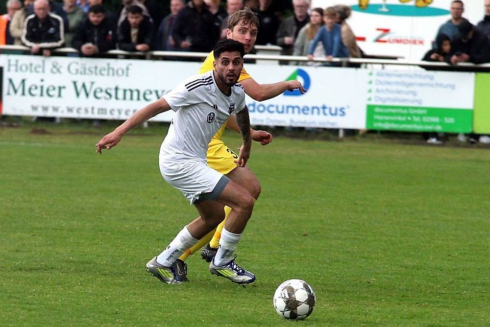 Türkgücü Gütersloh revanchierte sich überraschend für die letztjährige Finalniederlage gegen den klaren Favoriten FSC Rheda. Türkgücü Gütersloh revanchierte sich überraschend für die letztjährige Finalniederlage gegen den klaren Favoriten FSC Rheda.