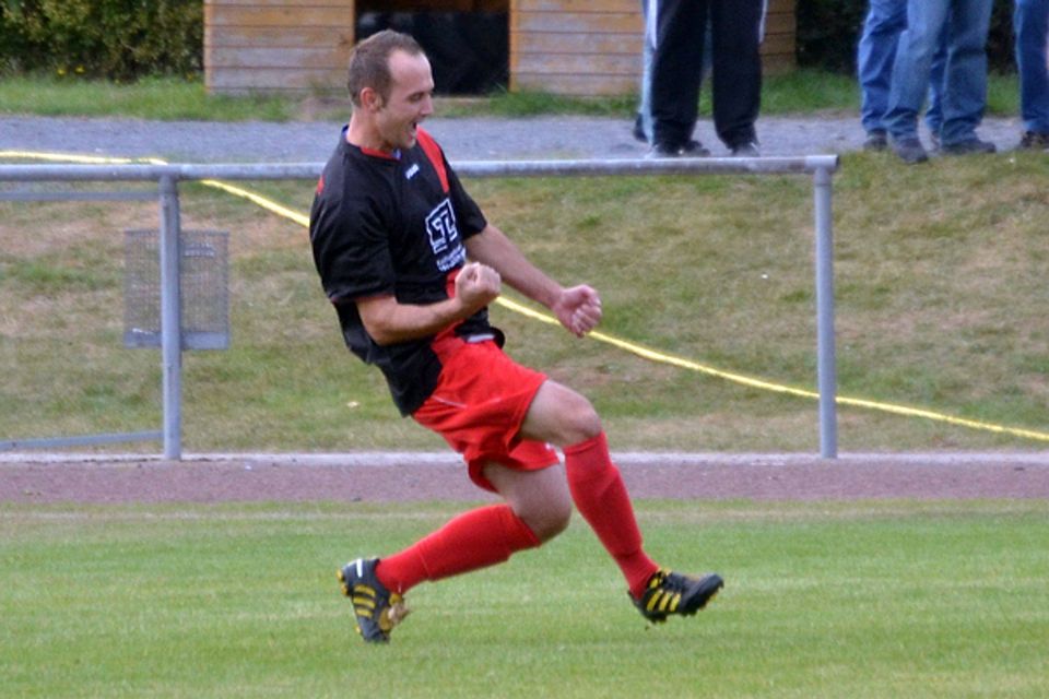 F: Christian Hedler Arthur Weber wird seine Tore künftig im Trikot des SV Riede feiern