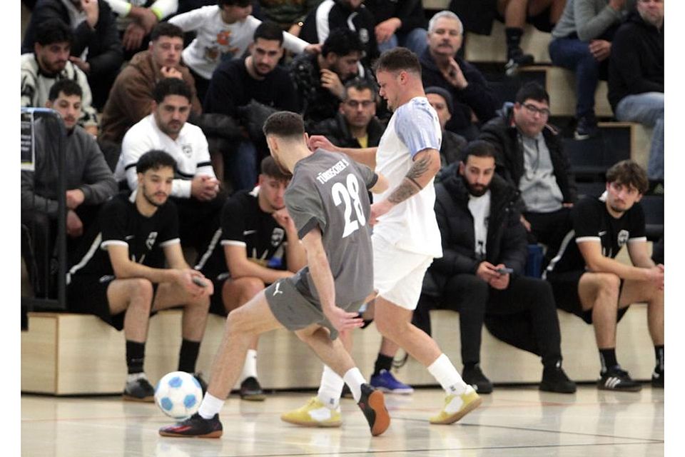 In Lampertheim ist Hallenfußball seit Jahren eine feste Größe. An diesem Wochenende stehen zwei weitere Turniere an. (Symbol)	Foto: Jörg Henkel/hbz