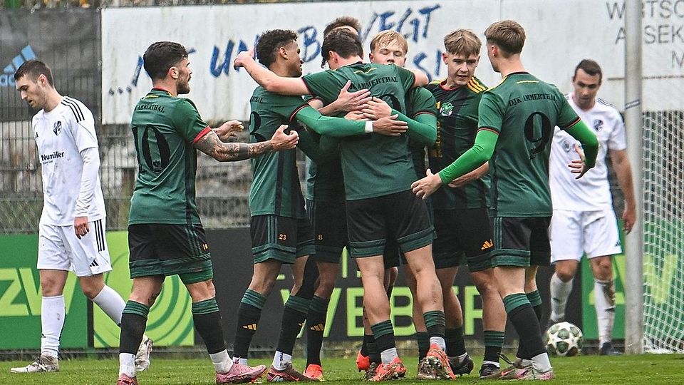 Ende gut, alles gut: Die DJK Ammerthal bejubelte in Weißenburg den elften Sieg in Serie.
