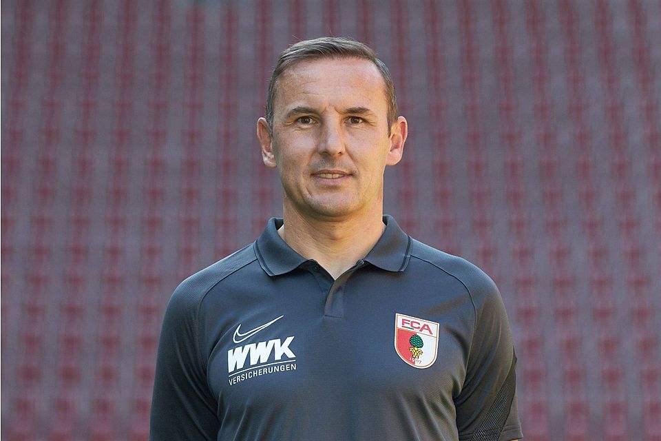 Zellner ist ein Co-Trainer beim FC Augsburg, der unabhängig vom jeweiligen Cheftrainer bleibt.