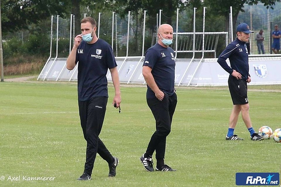 Thomas Hoßmang (Mitte) bleibt Cheftrainer des FCM, Matthias Mincu (links) und Silvio Bankert (rechts) assistieren.