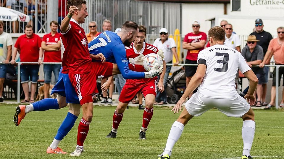 Kurzes Gastspiel: Nach nur zwei Einsätzen für den FC Moosinning hat sich Torwart Dominic Dachs, der aus Garching gekommen war, nach Hallbergmoos verabschiedet. Christian Riedel