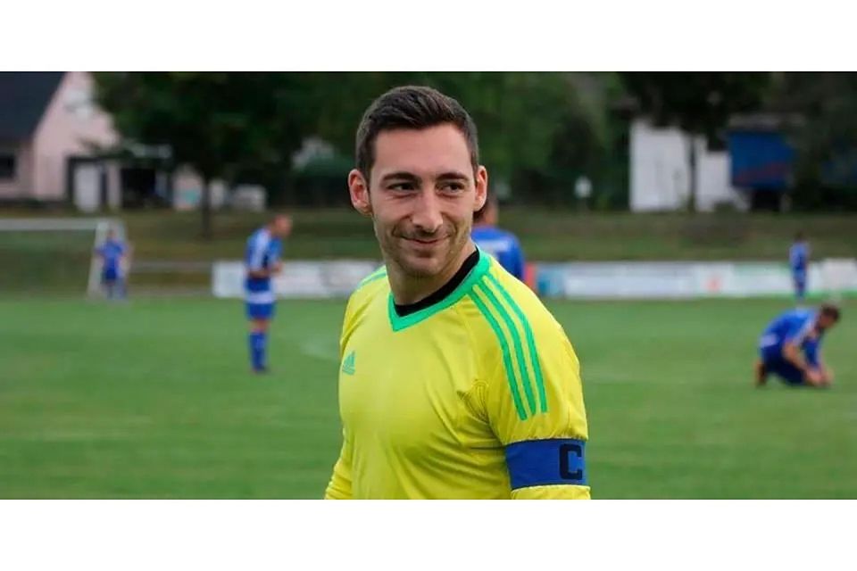 Hat allen Grund, gut drauf zu sein: Torhüter Sven Lehne gewinnt mit der SG Biskirchen/Ulmtal das Spitzenspiel der Fußball-B-Liga gegen die SG Nauborn/Laufdorf. (Archivfoto) © TSV Albshausen