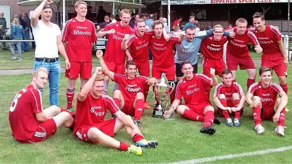 Jubeln bei der BSC-Reserve: Gastgeber BSC II besiegte GW Schwagstorf im Finale mit 3:1. Fotos: Sportverein