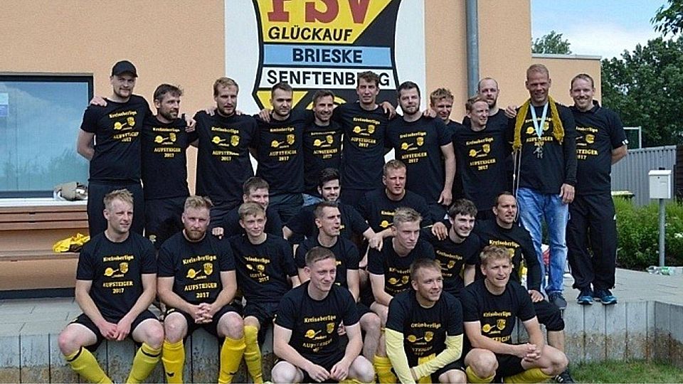 Die Kicker von Brieske/Senftenberg II steigen als Kreisoberligameister in die Landesklasse auf. F: Olaf Heine