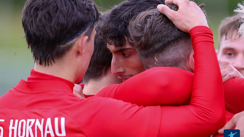 Ein kleines Fußball-Märchen ist perfekt: Die TuS Hornau sind in die Hessenliga aufgestiegen.